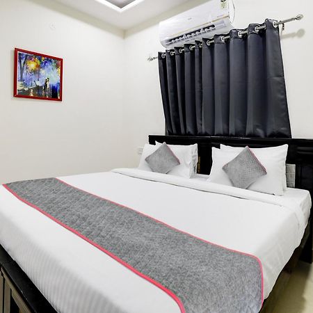 Super Townhouse De Alphabet Hotel Kukatpally Nexus Mall Hyderabad Exterior photo