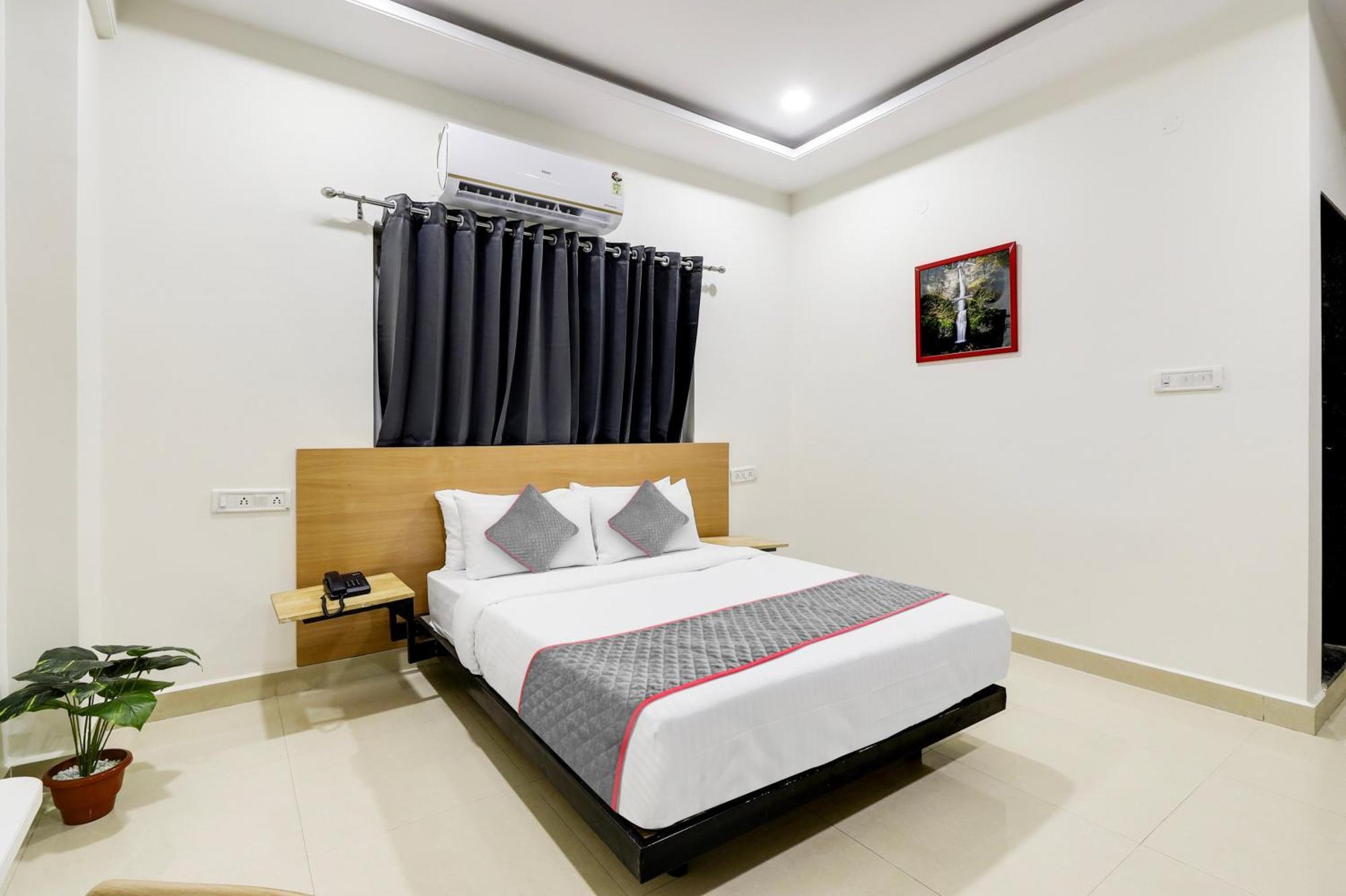 Super Townhouse De Alphabet Hotel Kukatpally Nexus Mall Hyderabad Exterior photo