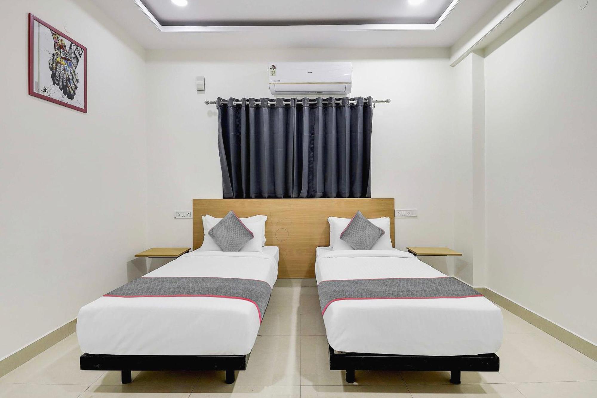 Super Townhouse De Alphabet Hotel Kukatpally Nexus Mall Hyderabad Exterior photo