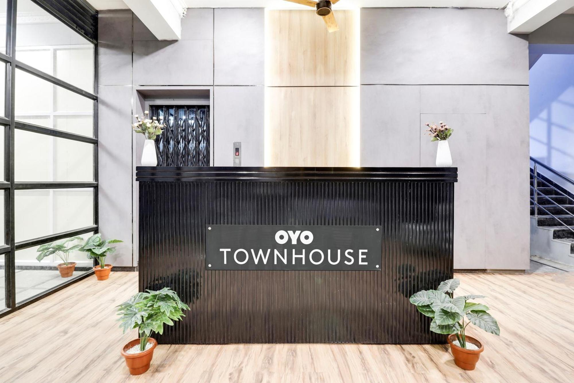 Super Townhouse De Alphabet Hotel Kukatpally Nexus Mall Hyderabad Exterior photo