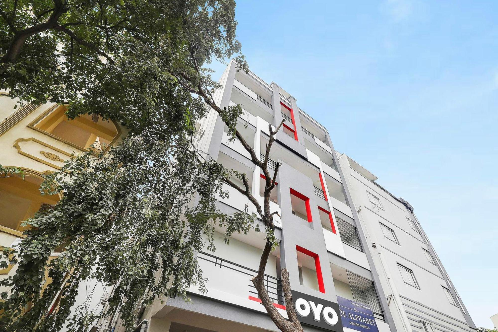Super Townhouse De Alphabet Hotel Kukatpally Nexus Mall Hyderabad Exterior photo